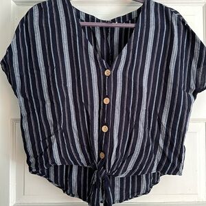 Universal Threads flowy top